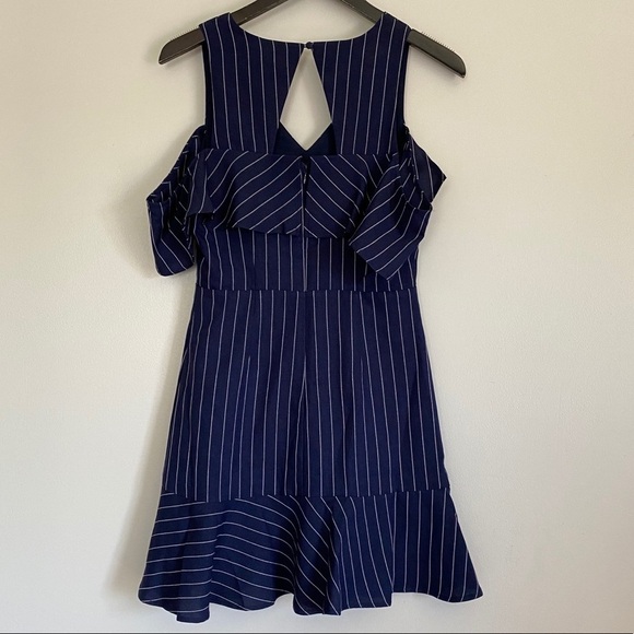NWT J.O.A. Pinstripe Cold Shoulder Dress Small - Picture 9 of 12
